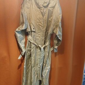 Stylish Women's Khaki Trench Coat